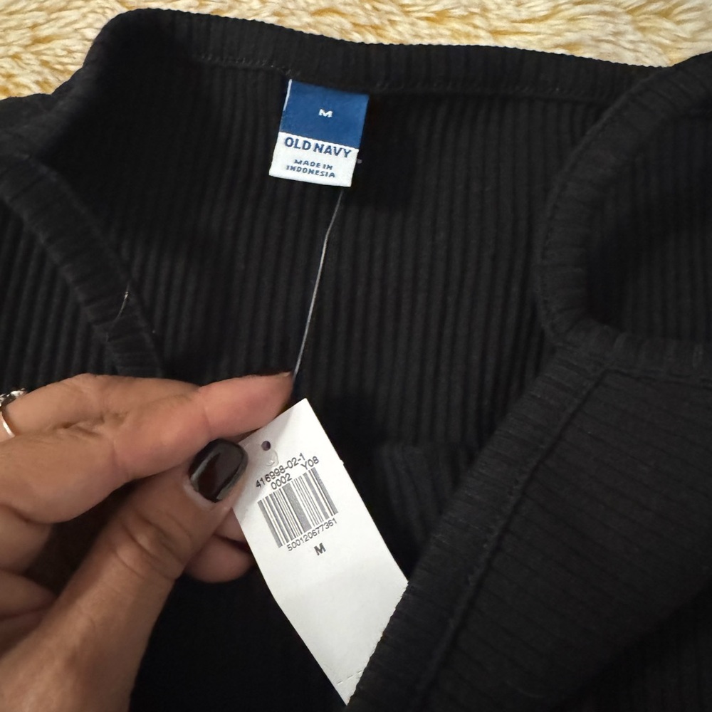 Old Navy Black Ribbed Tank Top - Picture 2 of 2